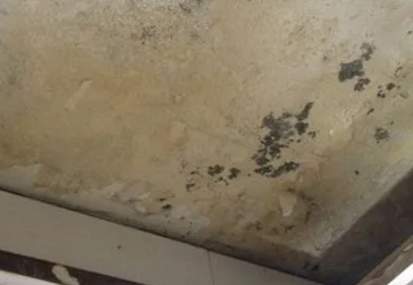六盘水阳台漏水维修公司分享下六盘水卫生间渗水维修需要注意哪些问题。